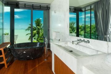 Modern Beachfront Villa Rawai RAW32