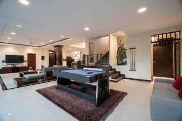 Modern Pool Villa BT19