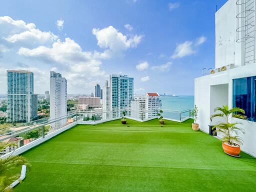 The Palm Wongamat Beach  Penthouse
