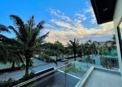 Majestic Residence Pool Villa Pattaya