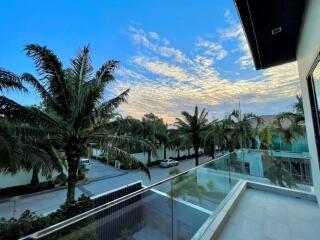 Majestic Residence Pool Villa Pattaya