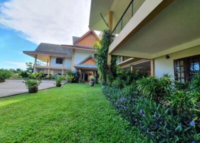 Baan Baruram Estate Bang Saray