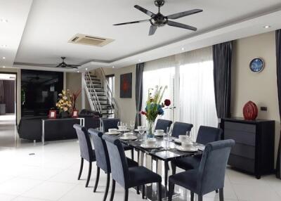 Palm Oasis Jomtien Modern Style house with pool for sale Pattaya