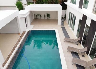 Palm Oasis Jomtien Modern Style house with pool for sale Pattaya