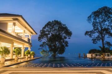 Beach front  Baan Talay Pattaya House for sale