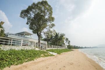 Beach front  Baan Talay Pattaya House for sale