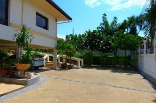 Grange Park Villas East Pattaya