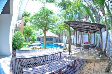 Beach Front exclusive  house for sale  Ban Amphur Pattaya