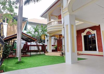 บ้านหลังนี้มี 4 ห้องนอน  อยู่ในโครงการชื่อ Grand Tanyawan  ตั้งอยู่ที่ พัทยา