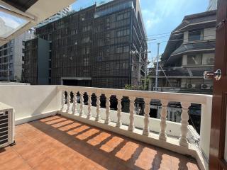 For RENT : Townhouse Sukhumvit soi 12 / 4 Bedroom / 4 Bathrooms / 250 sqm / 140000 THB [10838176]