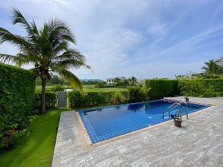 Golf Course 2.5 Bed Pool Villa For Sale on Black Mountain Golf Club