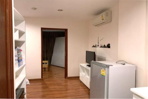 PG 2 condominium only 5 mins walk from MRT Rama 9 for sale with the tenant guaranteed returns.