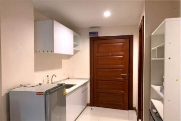 PG 2 condominium only 5 mins walk from MRT Rama 9 for sale with the tenant guaranteed returns.