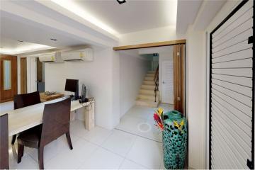 Hidden Gem in Mid-Sukhumvit. House 4 bed 5 bath. - 920071001-10292