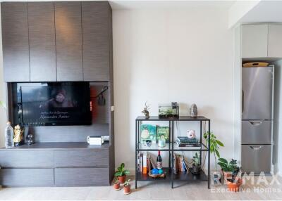 A modern, corner room and fully furnished Noble Remix Condominium with its own access to the BTS Thong Lor Station. - 920071062-95