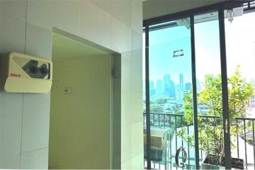 A modern, corner room and fully furnished Noble Remix Condominium with its own access to the BTS Thong Lor Station. - 920071062-95