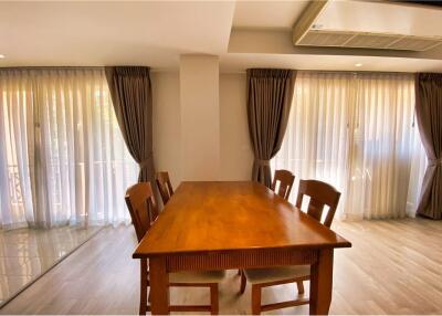 Beautiful 2 Bedroom Apartment in Prime Location of Wireless Road! - 920071001-10604