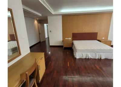 Spacious 3 Bedroom Pet-Friendly Apartment Near BTS Asoke & MRT Sukhumvit in Sukhumvit 23 - 920071001-10596