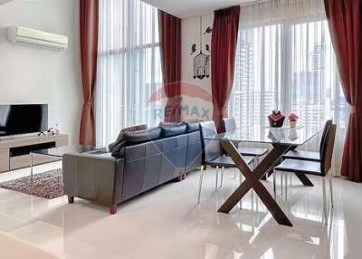 Live in Luxury at Villa Asoke: 1 Bedroom Duplex Unit on High Floor Now Available!