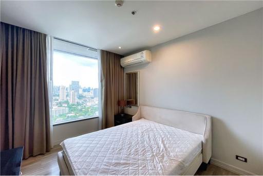 Duplex 3 bedrooms Sathon BTS Chong Nonsi