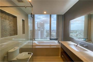 Duplex 3 bedrooms Sathon BTS Chong Nonsi