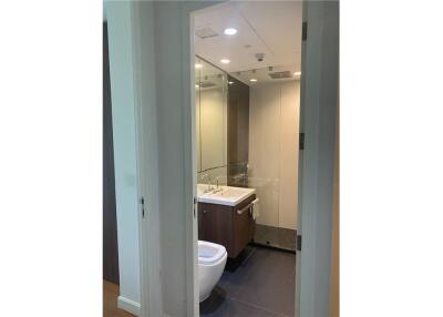 For rent renovated 2 Bedrooms on 11 floor@ 185 Rajdamri Condominium - 920071001-10558