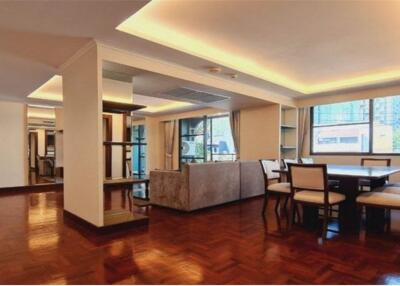 For rent pet friendly 3bedrooms in Soi Ruamrudee BTS Ploenchit