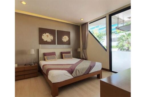 Modern 2bed Low Rise Apartment in Prime Location, Steps from BTS Ploenchit!