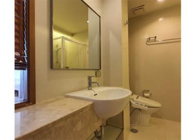 Modern 2bed Low Rise Apartment in Prime Location, Steps from BTS Ploenchit! - 920071001-10525