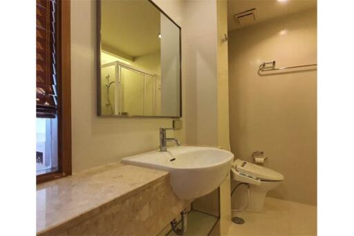 Modern 2bed Low Rise Apartment in Prime Location, Steps from BTS Ploenchit! - 920071001-10525