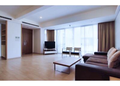 For rent spacious 3 bedrooms in low rise apartment