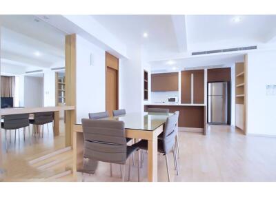 For rent spacious 3 bedrooms in low rise apartment