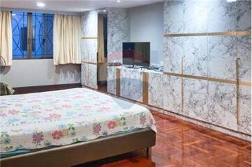 For Sale Spacious 3 bedrooms with balcony on 23 floor@Oriental Towers