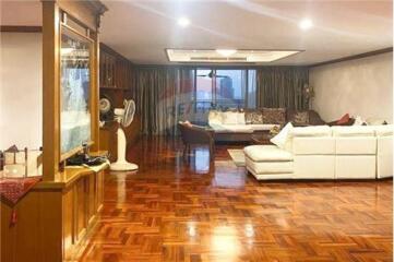 For Sale Spacious 3 bedrooms with balcony on 23 floor@Oriental Towers