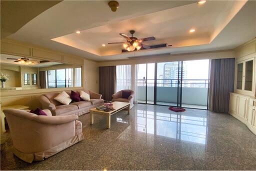 For Sale Spacious 4 bedrooms with balcony on 16 floor@Oriental Towers