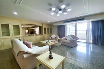 For Sale Spacious 4 bedrooms with balcony on 16 floor@Oriental Towers