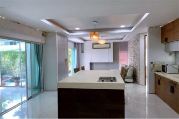 A homey house for rent with a swimming pool in Pattanakarn with great value. - 920071062-100