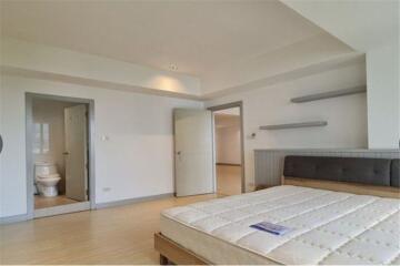 For Rent: Newly Renovated 3-Bedroom Apartment on Sukhumvit 19,