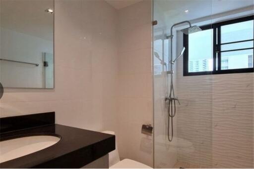 For Rent: Newly Renovated 3-Bedroom Apartment on Sukhumvit 19,