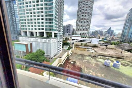 NEW PRICE !! For sale with tenant big balcony 3 bedrooms on 9 floor Moon Tower Just 600m to BTS Thonglor Station