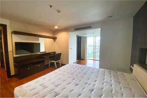 FOR RENT Pet friendly 3 bedrooms with balcony Sukhumvit 55 - 920071001-10370