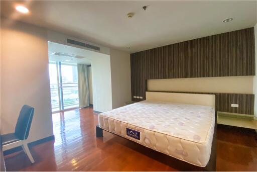 FOR RENT Pet friendly 3 bedrooms with balcony Sukhumvit 55 - 920071001-10370