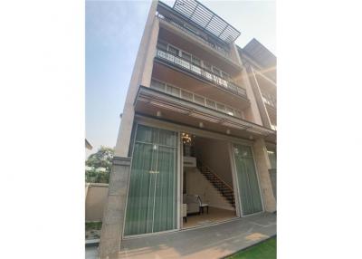 For sale with tenant townhouse with private pool in Sukhumvit 49.