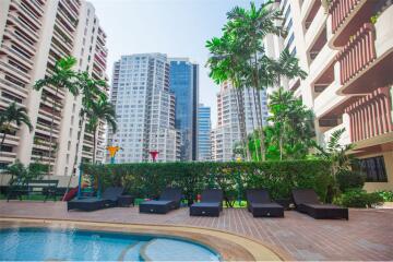 For rent pet friendly apartment 3 bedrooms in Sukhumvit 23 BTS Asoke MRT Sukhumvit