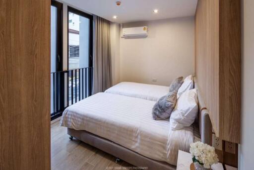 Low rise apartment with 12 mins walk to Ploen Chit BTS Station. - 920071062-99