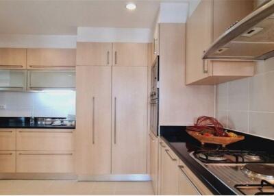 Spacious Pet-Friendly Sukhumvit Apartment with Full Amenities - Near Emsphere - 920071001-10351