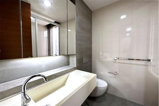 A contemporary style unit with pet-friendly on Sukhumvit 38