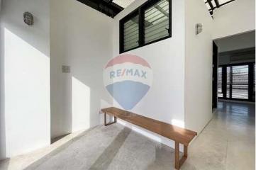 Sale with tenant townhouse in Sukhumvit 65