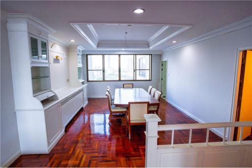 For Rent Newly renovated 3+1 berooms high floor in Sukhumvit 43