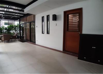 For rent pet friendly house 4 bedrooms in Sukhumvit 24 just a short walk to Park - 920071001-10309